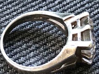 Anillo vintage con piedra grande