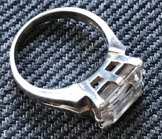 Anillo vintage con piedra grande