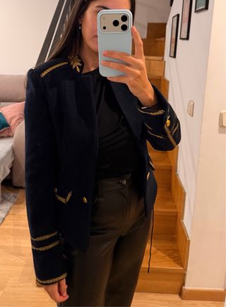 Chaqueta Zara Militar azul Bordados Dorados