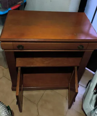 Mueble TV de madera marrón