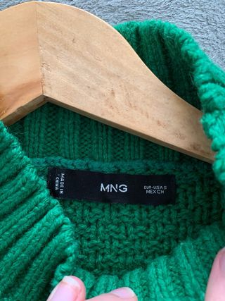 Jersey verde y vestido estampado