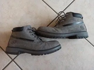 Stivaletti da uomo in nabuk grigio