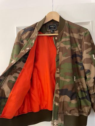 Chaqueta Bomber Camuflaje Forever 21