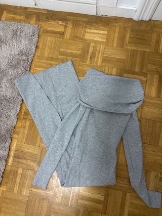 Vestido gris cuello vuelto invierno