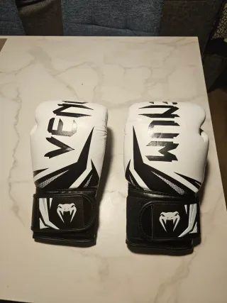 Guantes de Boxeo VENUM Blancos