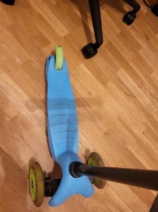 Patinete 3 Ruedas con Luces + Casco btwin500