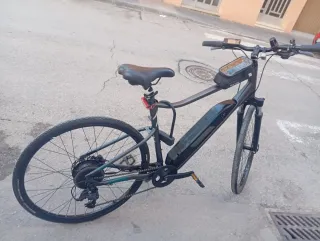 Bicicleta Eléctrica Urbana Negra