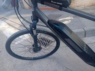 Bicicleta Eléctrica Urbana Negra