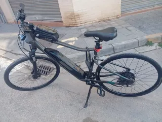 Bicicleta Eléctrica Urbana Negra