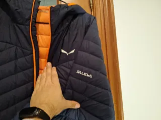 Giubbotto Salewa da escursionismo in piuma blu arancione