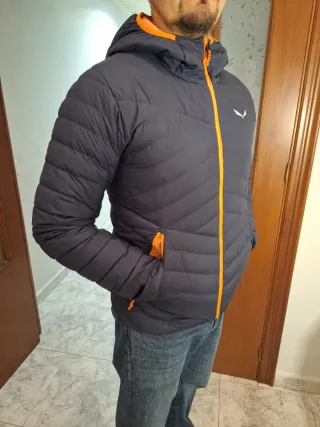 Giubbotto Salewa da escursionismo in piuma blu arancione