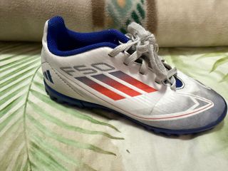 Botas de fútbol Adidas F50 talla 32