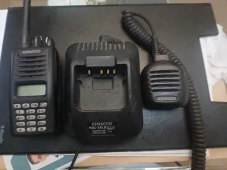 Kenwood KSC-25LS Cargador Walkie Talkie