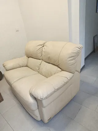 Sofá de piel 2 plazas beige