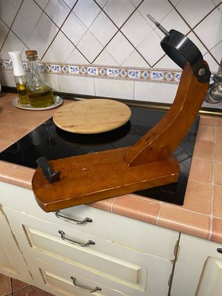 2 Jamoneros de madera