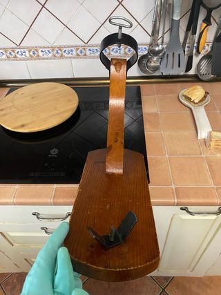 2 Jamoneros de madera