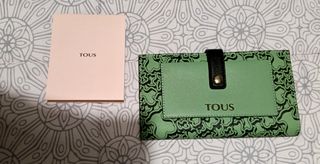Cartera Tous verde con estampado