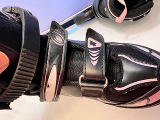 Patines en línea infantiles negros y rosas