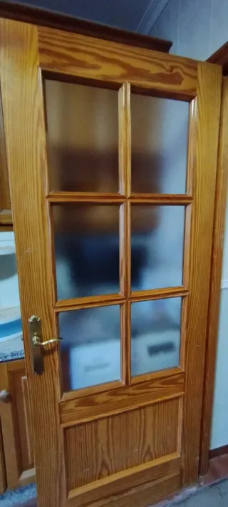 TRES Puertas de madera interior de color pino