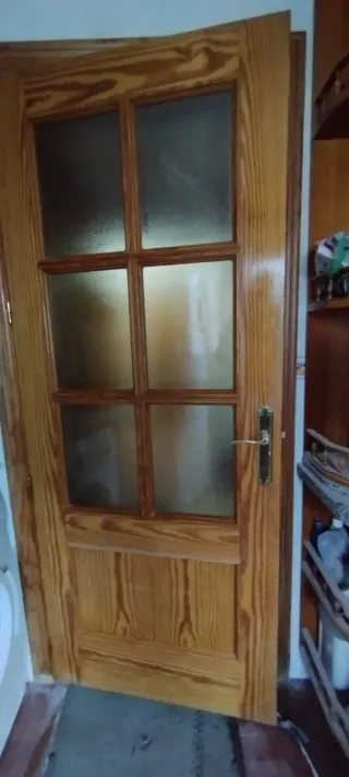 TRES Puertas de madera interior de color pino