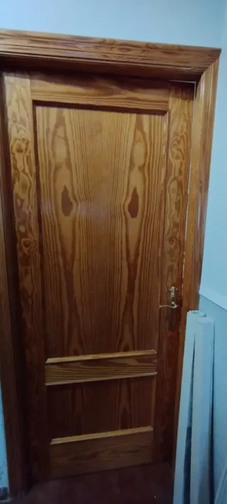 TRES Puertas de madera interior de color pino