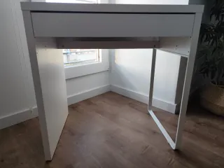 Conjunto Espejo Nissedal y Escritorio Micke