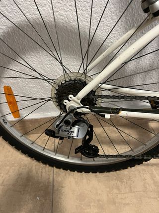 Bicicleta B'Twin Blanca