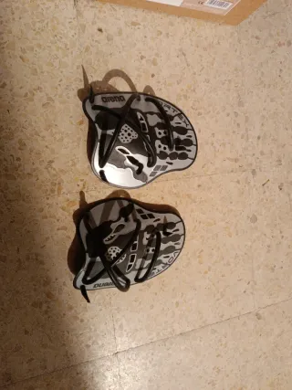 Manoplas natación Arena Vortex