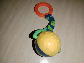 Sonajero para bebé con aro