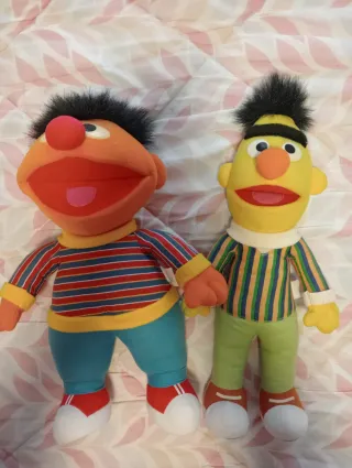 Lote Peluches Disney y Barrio Sésamo