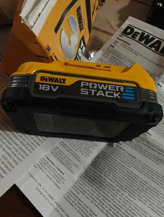 Batteria DeWalt Powerstack 18V 1.7Ah Nuova
