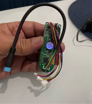 Patinete xiaomi M 365 Pantalla con velocímetro.