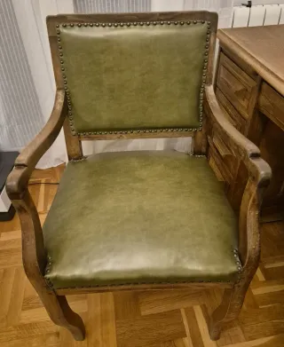 Mesa de despacho de madera