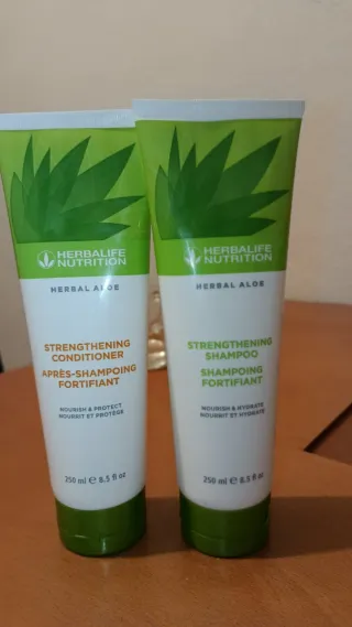 Acondicionador Fortalecedor Herbal Aloe y champú