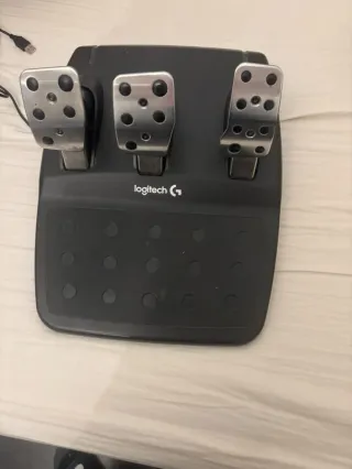 Volante Logitech G29 PS4 con pedales