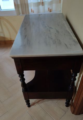 Consola antigua de caoba con tapa de mármol