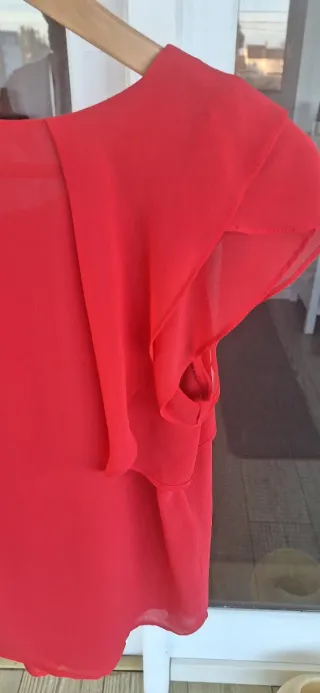 Camisa Zara roja volantes