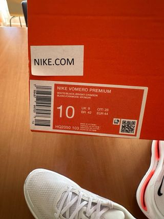 Nike Vomero Premium “White Red”