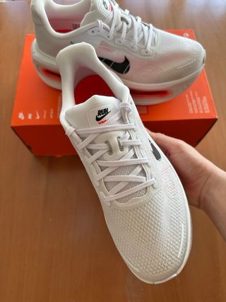 Nike Vomero Premium “White Red”