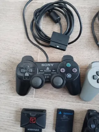 Lote mandos PS2 y accesorios