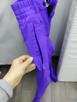 Pantalón de esquí morado con tirantes