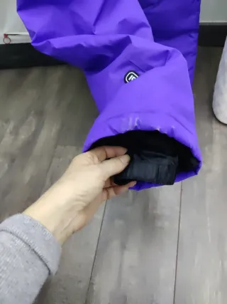 Pantalón de esquí morado con tirantes