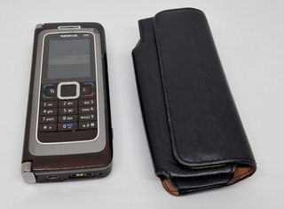 Nokia E90 Communicator Caja y Accesorios