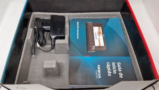 Nokia E90 Communicator Caja y Accesorios