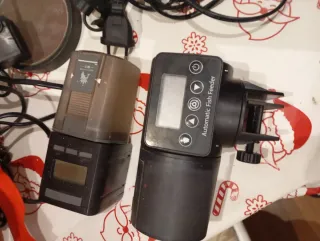 Comedero automático para peces