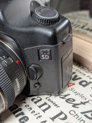 Canon EOS 5D + Objetivo EF 50 f/1.4