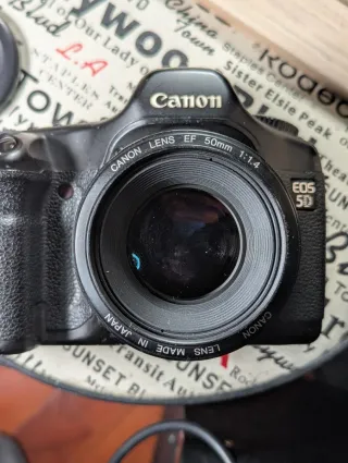 Canon EOS 5D + Objetivo EF 50 f/1.4