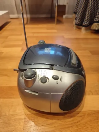 Radio Cassette Sanyo Bass Xpander