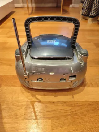 Radio Cassette Sanyo Bass Xpander