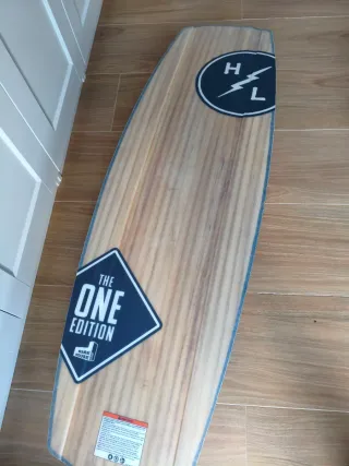 Tabla Wakeboard Hyperlite con Botas